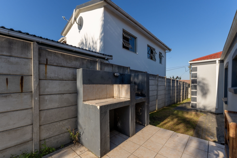 To Let 3 Bedroom Property for Rent in Levallia Western Cape